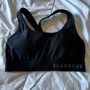 Women’s under armour sports bra